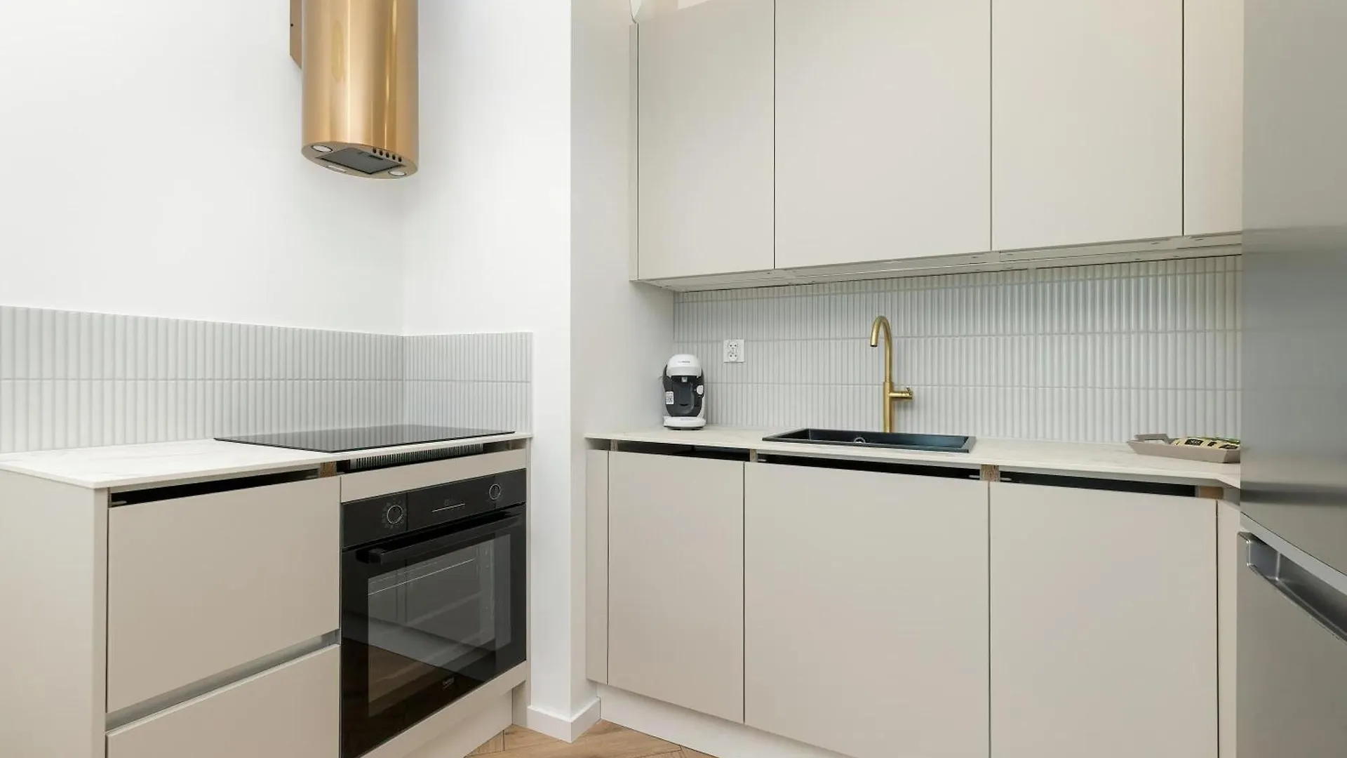 Modern Apartment Popieluszki 2C With Parking In The Center Of Gdansk