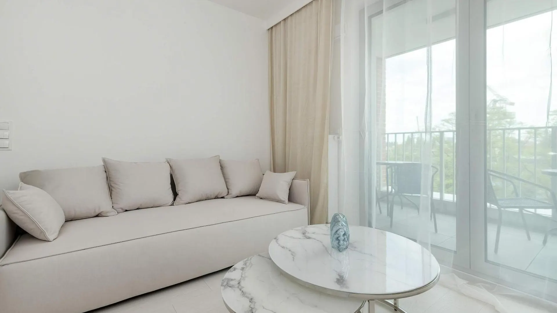 Modern Apartment Popieluszki 2C With Parking In The Center Of Gdansk
