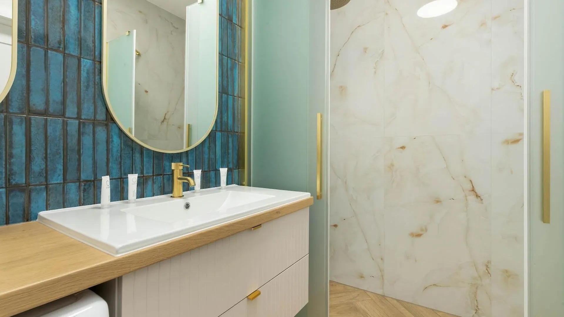 Modern Apartment Popieluszki 2C With Parking In The Center Of Gdansk