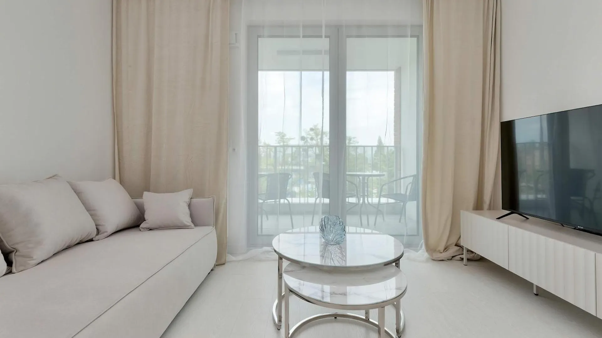 Modern Apartment Popieluszki 2C With Parking In The Center Of Gdansk
