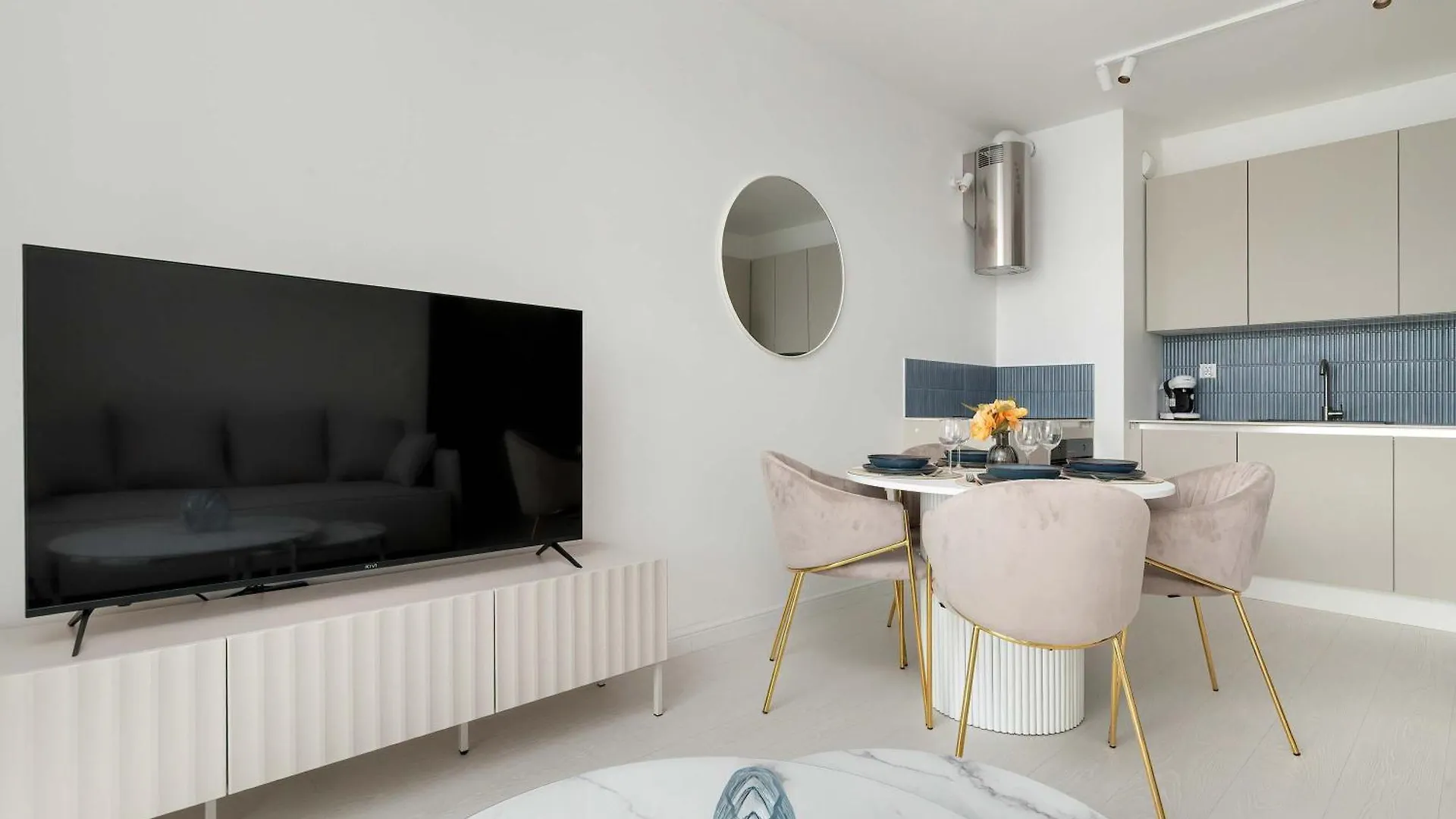 Modern Apartment Popieluszki 2C With Parking In The Center Of Gdansk Polonia