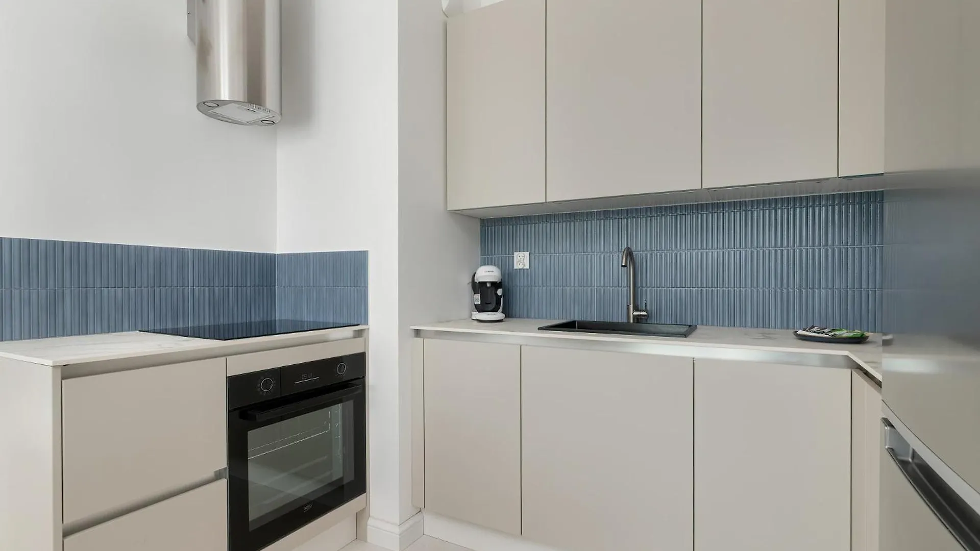 Modern Apartment Popieluszki 2C With Parking In The Center Of Gdansk