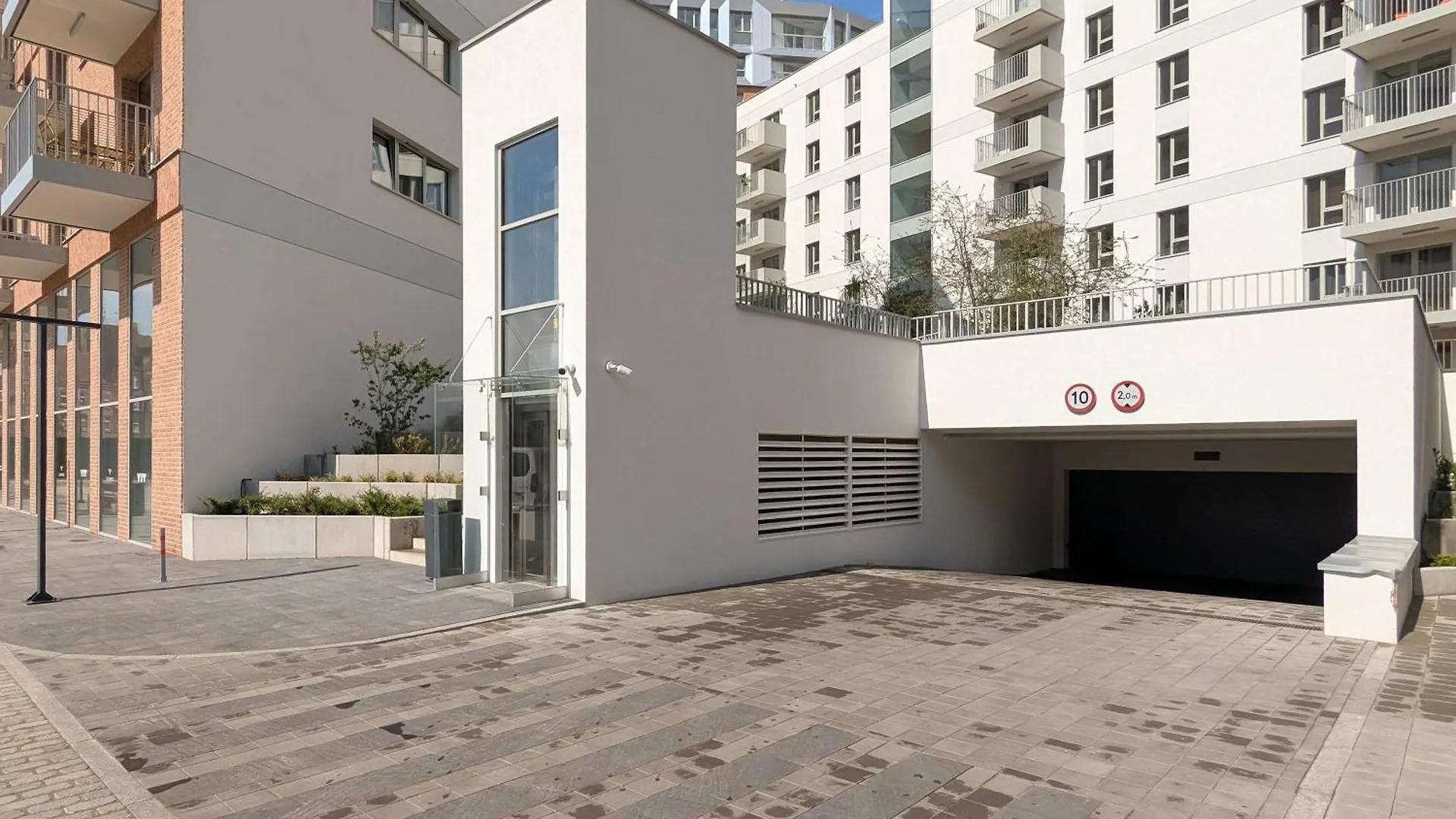 Modern Apartment Popieluszki 2C With Parking In The Center Of Gdansk